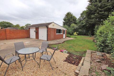 Rear garden photo 1