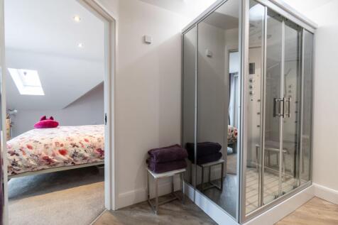 En-suite to Bedroom Two