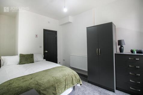 6 Bedroom Terraced in BL2 1HR
