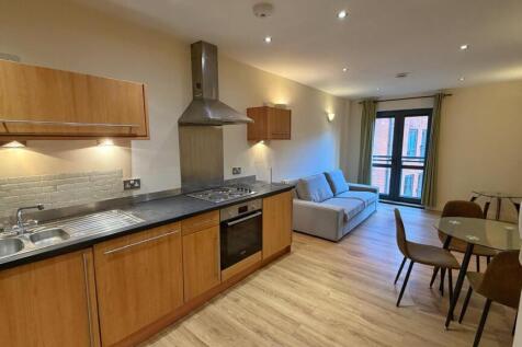 We are introducing this stunning, furnished 2 bedroom apartment in a great location close to Deansgate and Cornbrook Metrolink station which provides easy access to both City Centre and Salford Quays.