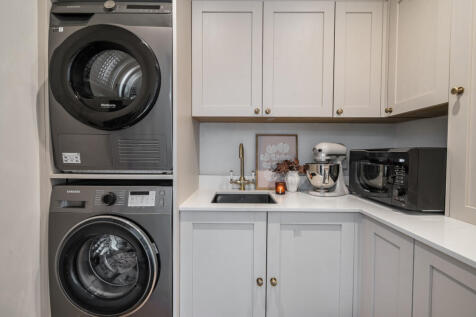 1381093-21-6915b9...