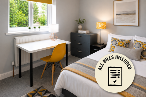Newly refurbished double room in a professional house share on Selworthy road in Knowle , ideal for a single professional PHD or postgraduate student, offered fully furnished with white goods and avai
