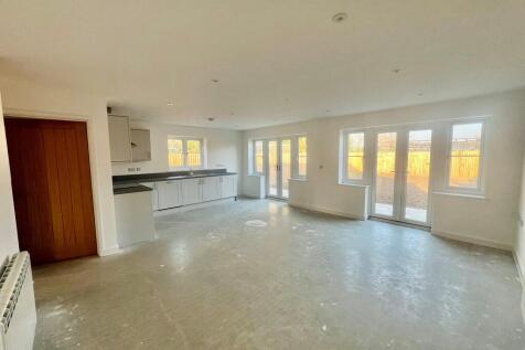 Open-Plan Living / Kitchen