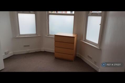 Large Bright Double Bedroom, Double Glazed