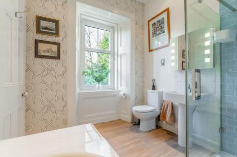 5 bed, 3 bath Detached in Glasgow - Photo 29