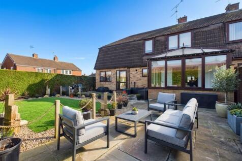 Rear Garden (Virtually Furnished)