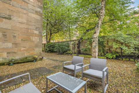 127-print-46 St V...