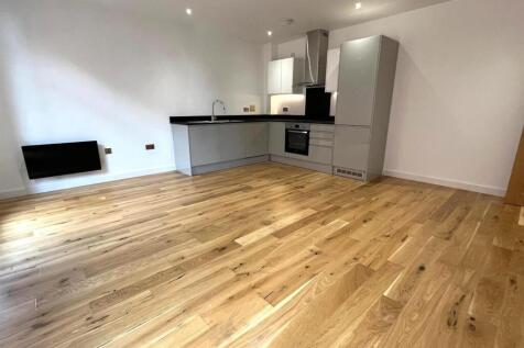 Living Room pic 2.jpg