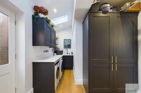 CAM03394G0-PR0174...