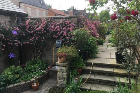 deans lane garden 2.JPG