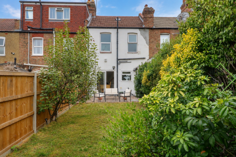 Brunswick Park Road N11 - Garden4