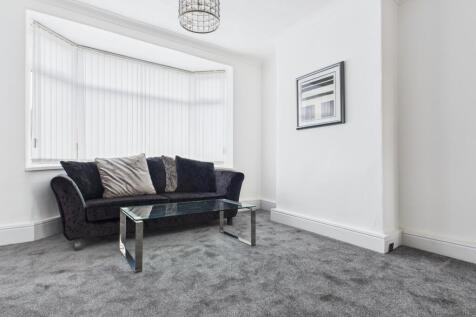 CAM03729G0-PR0172-STILL009