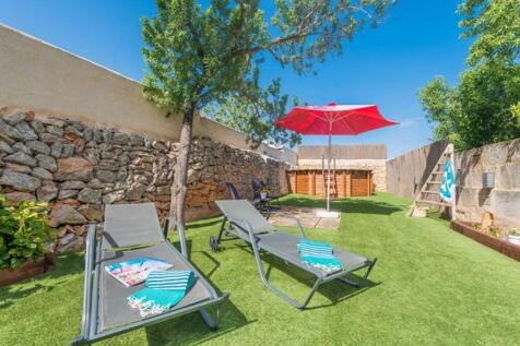 Garden with pool