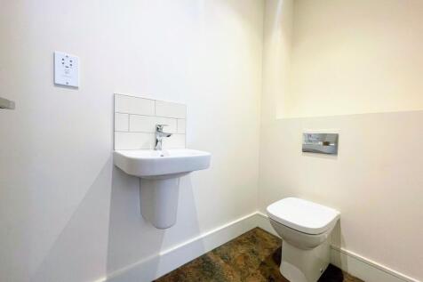 Cloakroom/wc
