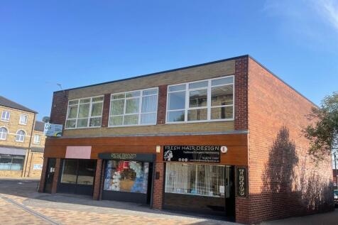 Retail Property (high street) to rent in ossett