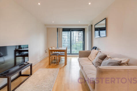 Stunning two bedroom apartment to rent with 24hr concierge on-site. The apartment is spacious throughout, boasting two large double bedrooms, two modern bathrooms and a bright kitchen/ reception leadi