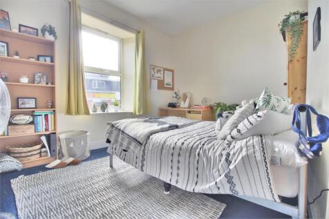 Student-property-Room 1.jpg