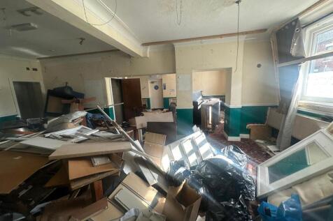 WhatsApp Image 2025-11-17 at 16.16.39 (10).jpeg