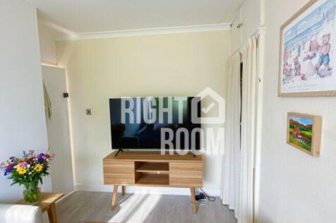 room-4-302-burgess-road-so16-3bj-1033065