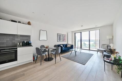 1333372-1-689350e...