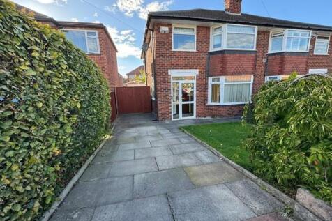 3 Bedroom Semi-Detached in SK8 3EE