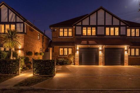 The Maples, Elmsway, ASHFORD, TW15 2SH-7.jpg