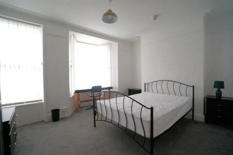 4 Bedroom House in LL57 1HF