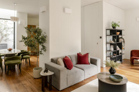 308079 - 20250902-TMH_NETHERHALL-GDNS-53_HI_RES...