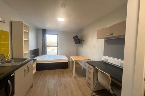 Flat in CH1 2AB