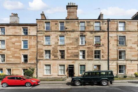 Spacious fully furnished 3 bedroom HMO property situated in the popular student area of Marchmont, early viewing recommended