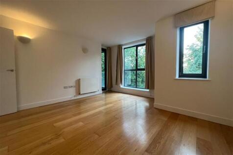 Please Quote ref: 1426 Length of Tenancy: 12 Months, Security Deposit: 5 Weeks of weekly rent Council Tax Band: C 3rd Floor Travel Links: Kings Cross Station: Approximately 0.5 miles Caledonian Ro...