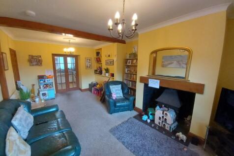 Lounge/Dining Room 1