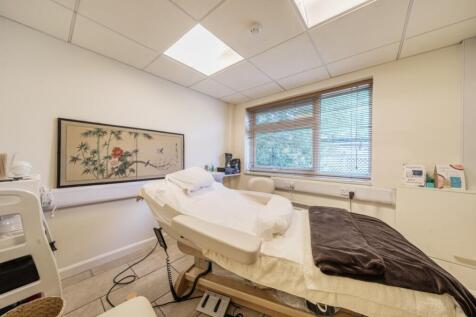 4-1347880-2-68b8540ab2001-4