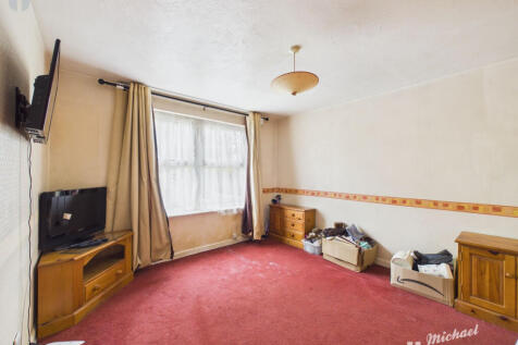 CAM03218G0-PR1018-STILL001