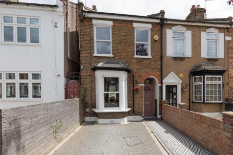 Carnarvon Road, E18