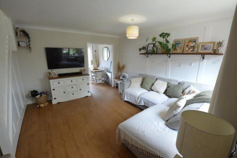 Lounge to Front
