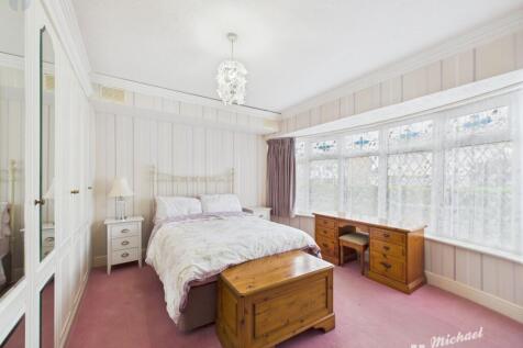 CAM03218G0-PR0723-STILL001