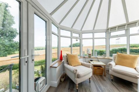 9 Orchard Dene-006.jpg