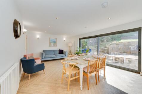 KITCHEN, DINER AND LIVING ROOM