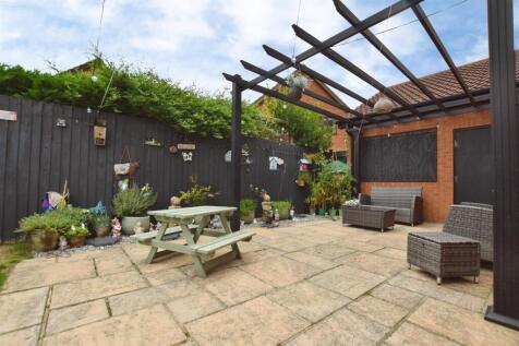 e5899086-patio 20aa.JPG