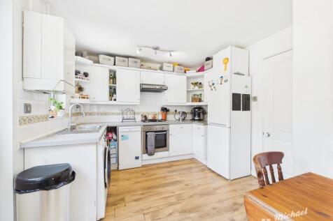 CAM02773G0-PR0329-STILL013