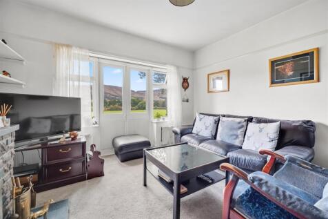 Saxton Mee Barnfield 051.jpg