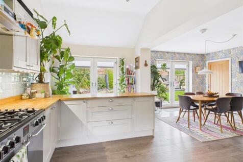 KITCHEN/ LIVING/ DINER