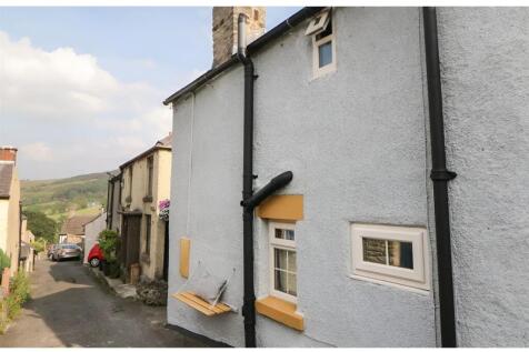 Exterior shot down lane.jpg