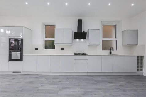 New build four bedroom property to rent in Carshalton