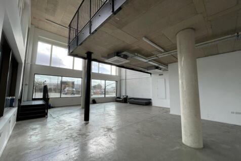 17-18 Lower Dock Walk