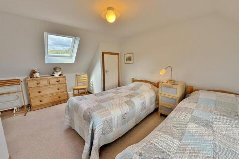 Wellingtonia Bedroom 2