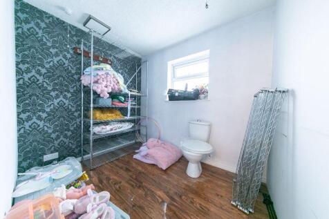 Bedroom 2 en-suite/annex