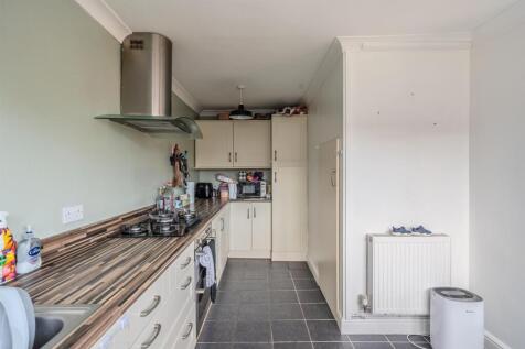 6 LUDLOW CLOSE-14.jpg