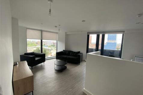 AVAILABLE 28TH AUGUST! Walking distance to Manchester City Centre Fully Furnished Apartments On-site Resident Gym Co-Working Spaces Tenant Loyalty Card Discounts Secure Entry System